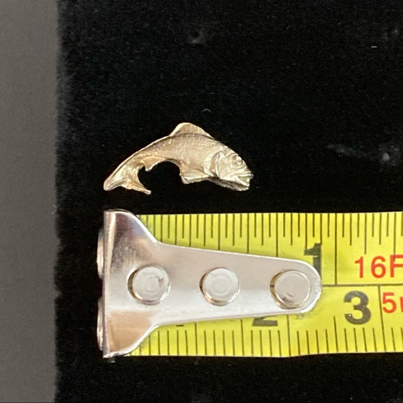 Fish tie tack🐟🎣 - Picture 2 of 3